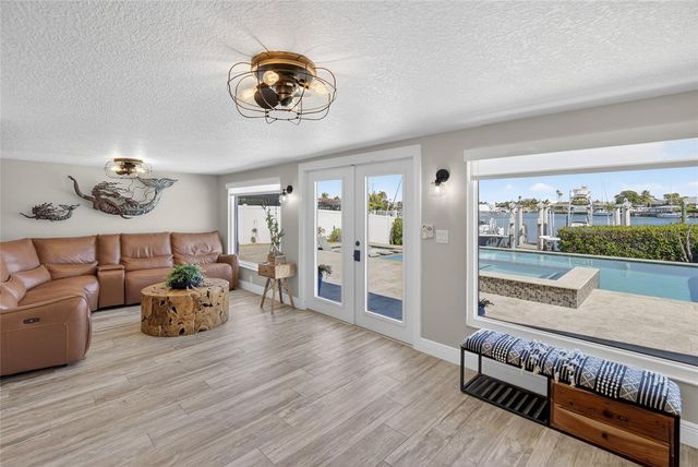 6404 LAKE SUNRISE DRIVE, Apollo Beach, FL 33572