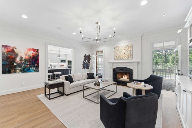 755 Bresslyn Rd, Nashville, TN 37205