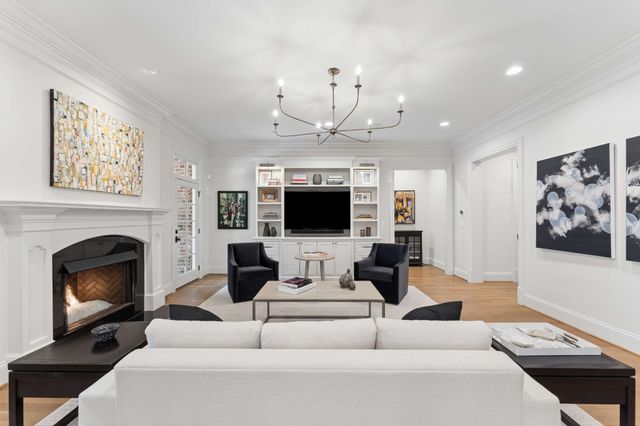 755 Bresslyn Rd, Nashville, TN 37205