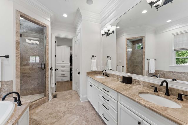 755 Bresslyn Rd, Nashville, TN 37205