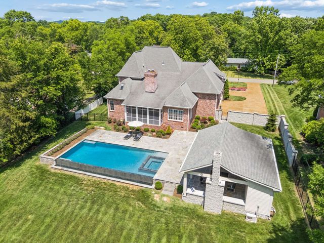 755 Bresslyn Rd, Nashville, TN 37205