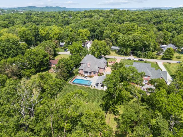 755 Bresslyn Rd, Nashville, TN 37205