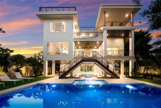 242 LAKEVIEW DRIVE, Anna Maria, FL 34216