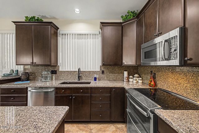 6314 W HILL Lane, Glendale, AZ 85310