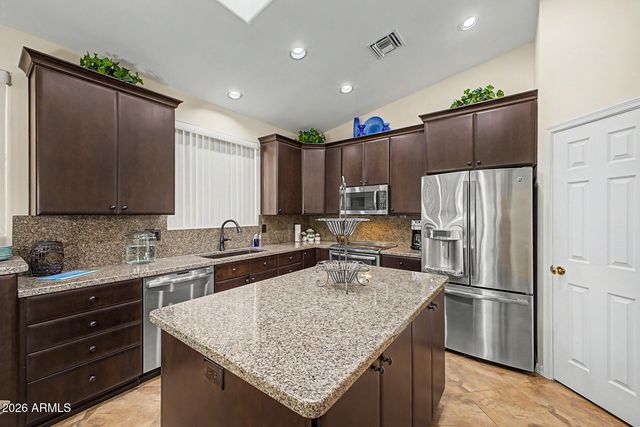 6314 W HILL Lane, Glendale, AZ 85310