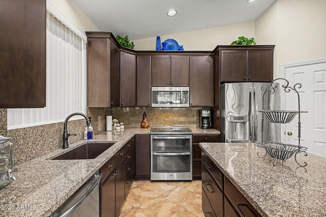 6314 W HILL Lane, Glendale, AZ 85310