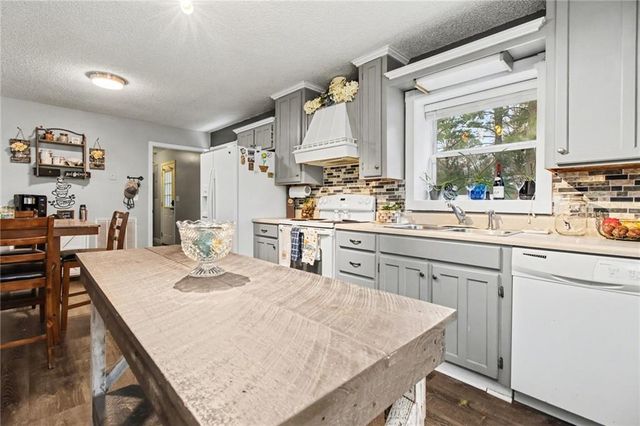 1932 River Bend SW Road, Plainville, GA 30733