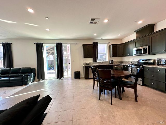 1401 Jamboree Dr, Fairfield, CA 94533