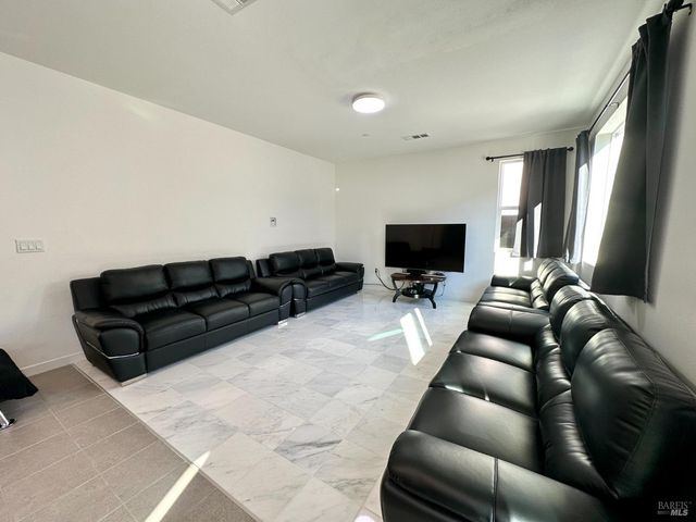 1401 Jamboree Dr, Fairfield, CA 94533