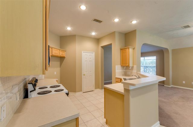 18 Orchard Dale Circle, The Woodlands, TX 77382