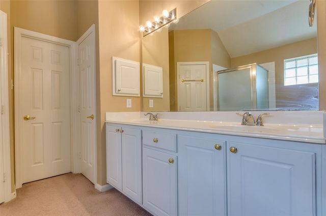 18 Orchard Dale Circle, The Woodlands, TX 77382