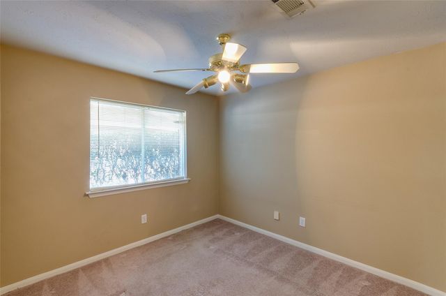 18 Orchard Dale Circle, The Woodlands, TX 77382
