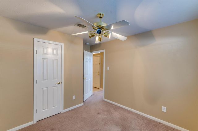18 Orchard Dale Circle, The Woodlands, TX 77382