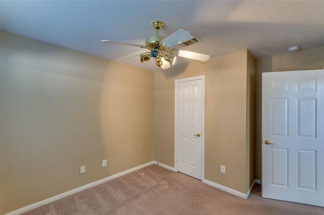 18 Orchard Dale Circle, The Woodlands, TX 77382
