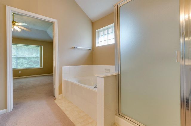 18 Orchard Dale Circle, The Woodlands, TX 77382