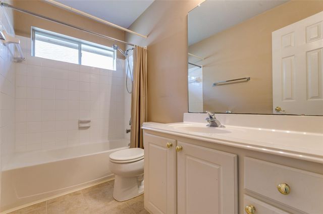18 Orchard Dale Circle, The Woodlands, TX 77382