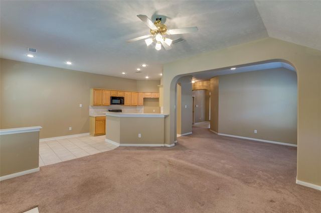 18 Orchard Dale Circle, The Woodlands, TX 77382