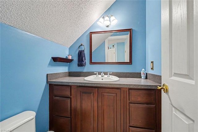 390 Beech Ridge Road, Thomasville, NC 27360