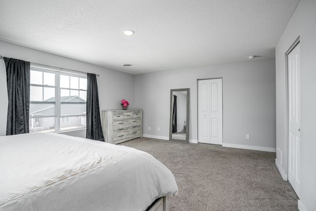 1120 Eagles Crest Drive, Davenport, IA 52804