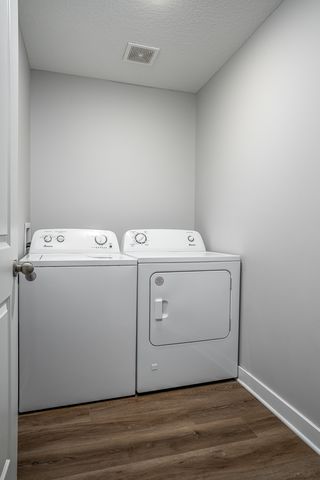 1120 Eagles Crest Drive, Davenport, IA 52804