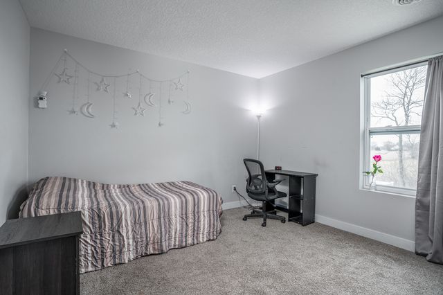 1120 Eagles Crest Drive, Davenport, IA 52804