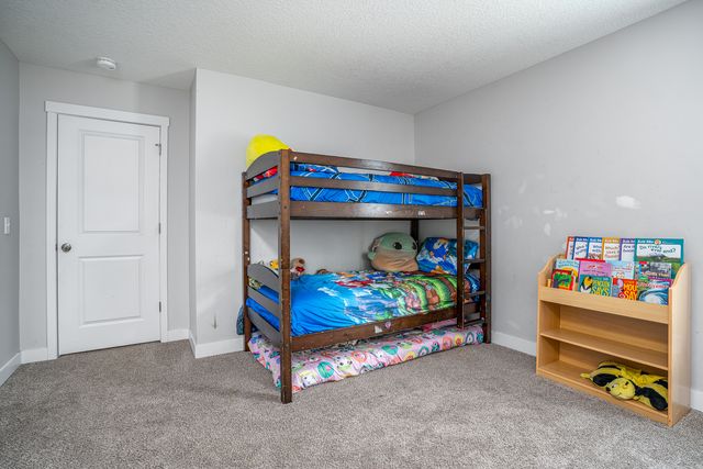 1120 Eagles Crest Drive, Davenport, IA 52804