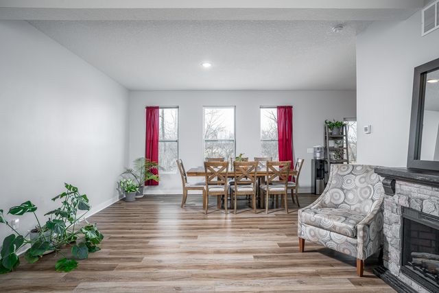 1120 Eagles Crest Drive, Davenport, IA 52804