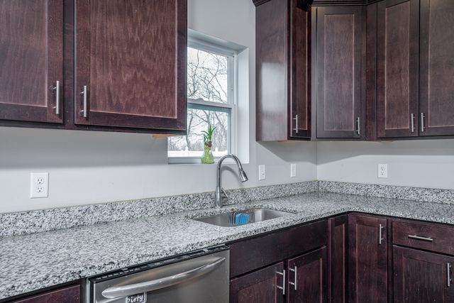 1120 Eagles Crest Drive, Davenport, IA 52804