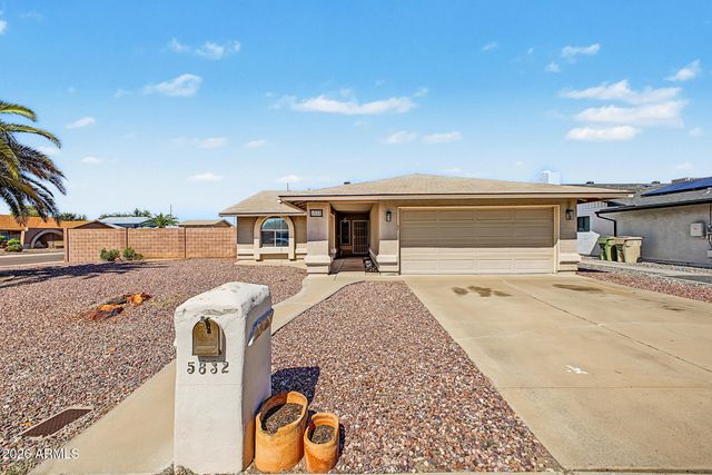 5832 W CAMPO BELLO Drive, Glendale, AZ 85308