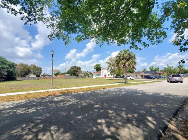 _ SW 56th Avenue, Davie, FL 33314