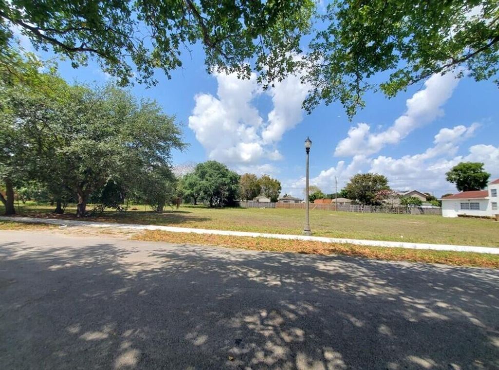 _ SW 56th Avenue, Davie, FL 33314