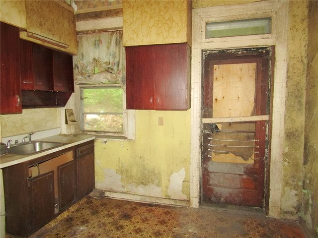 1058 Blackadore St, Homewood Brushton, PA 15221