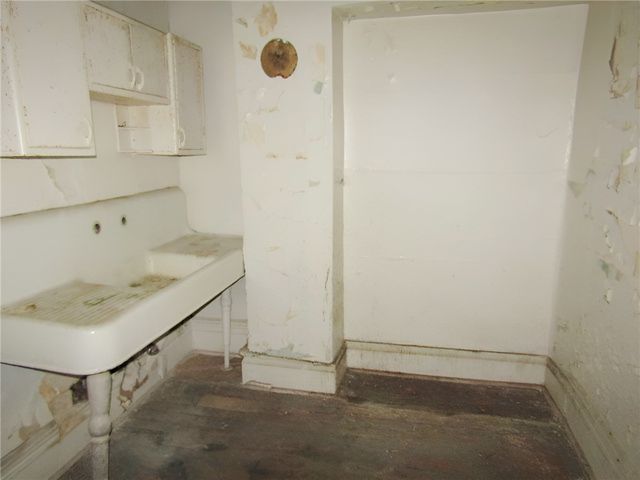 1058 Blackadore St, Homewood Brushton, PA 15221