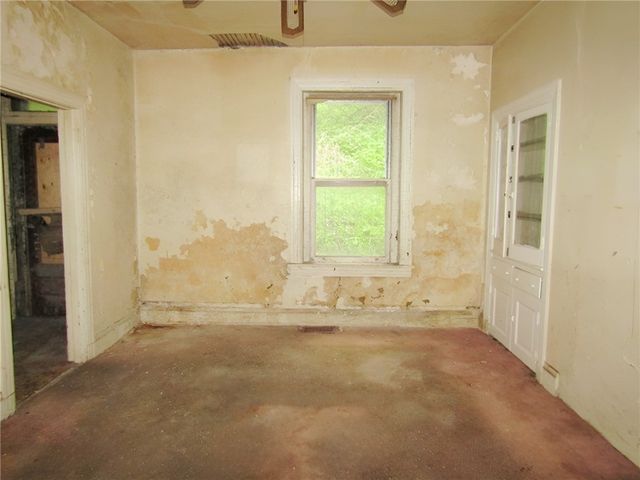 1058 Blackadore St, Homewood Brushton, PA 15221