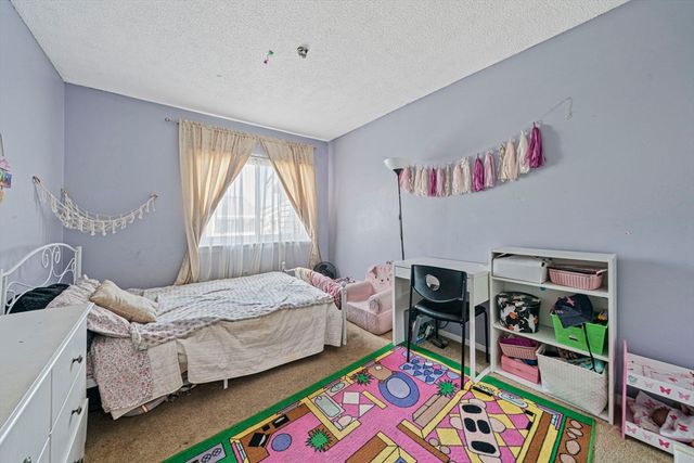 45 Meadowood Dr 45, Stoughton, MA 02072