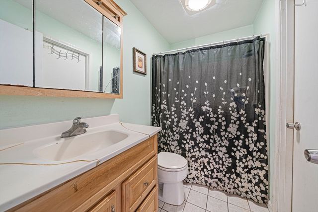 45 Meadowood Dr 45, Stoughton, MA 02072