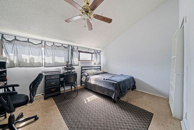 45 Meadowood Dr 45, Stoughton, MA 02072