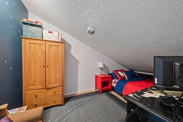 45 Meadowood Dr 45, Stoughton, MA 02072