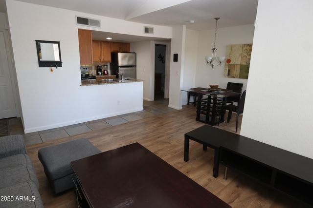 200 E SOUTHERN Avenue 307, Tempe, AZ 85282