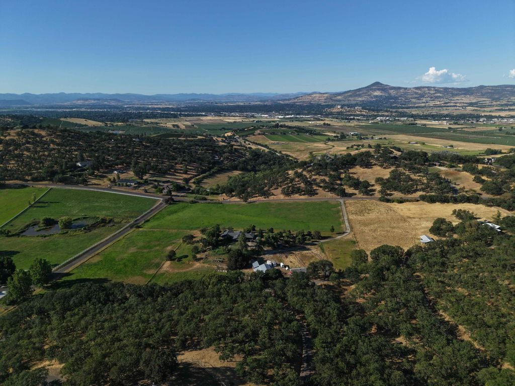 4359 Pioneer Road, Medford, OR 97501