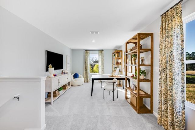 1723 Fawlocke Run, Loganville, GA 30052