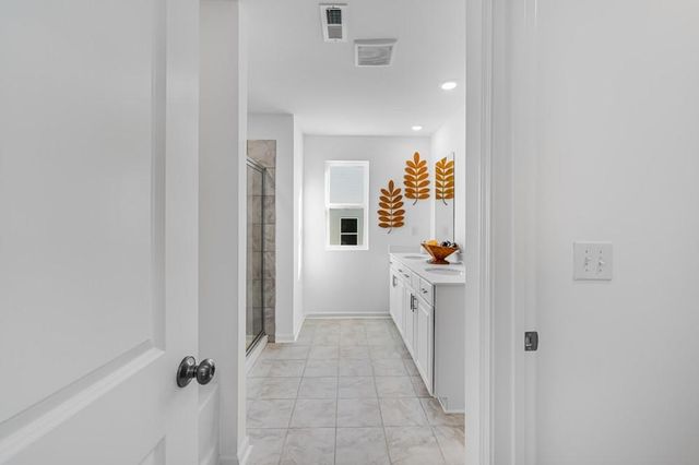 1723 Fawlocke Run, Loganville, GA 30052