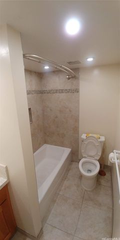 1099 Green Street B409, Honolulu, HI 96822