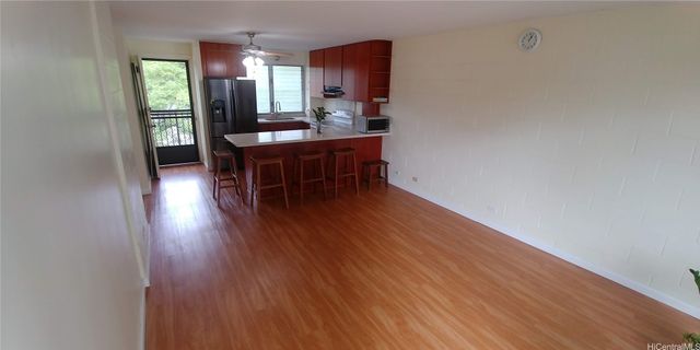 1099 Green Street B409, Honolulu, HI 96822