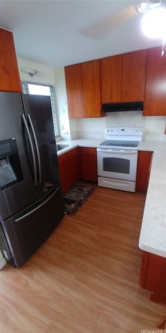 1099 Green Street B409, Honolulu, HI 96822