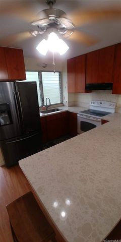 1099 Green Street B409, Honolulu, HI 96822