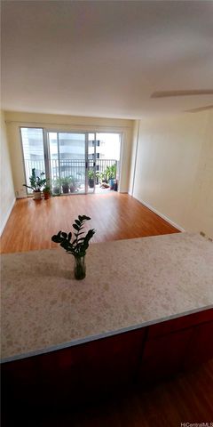 1099 Green Street B409, Honolulu, HI 96822