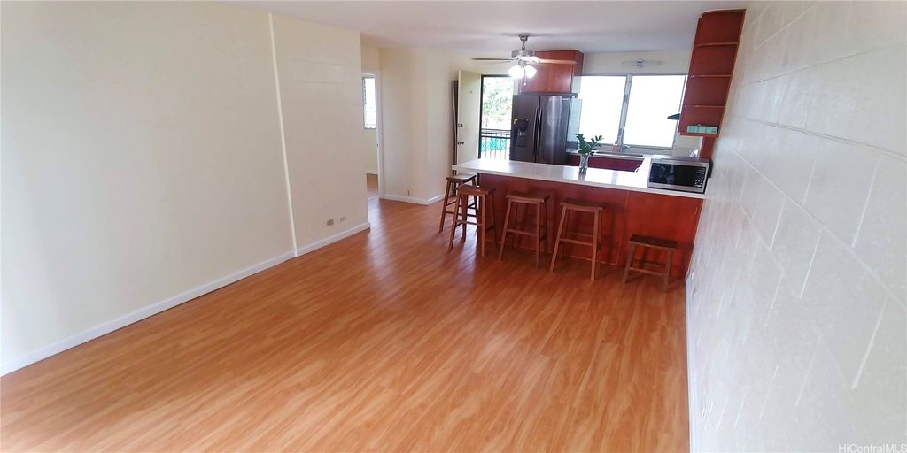 1099 Green Street B409, Honolulu, HI 96822