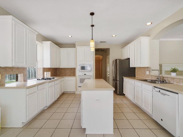 3907 Garnet Falls, Sugar Land, TX 77479