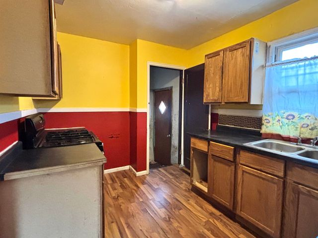 1949 N Minnesota Ave, Wichita, KS 67214